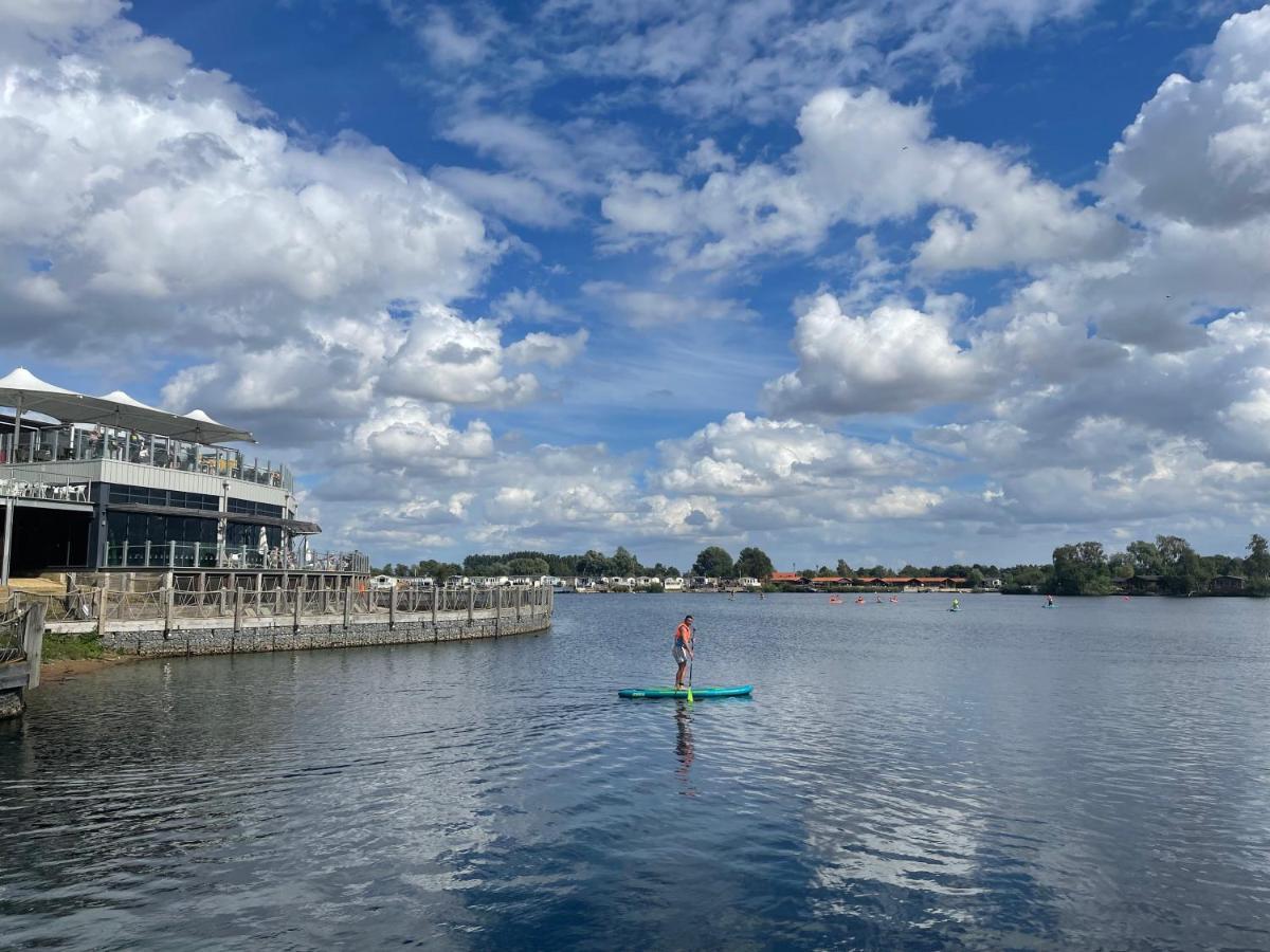 Luxury Lakeside L2 With Hot Tub Situated At Lakes Country Park * Tattershall