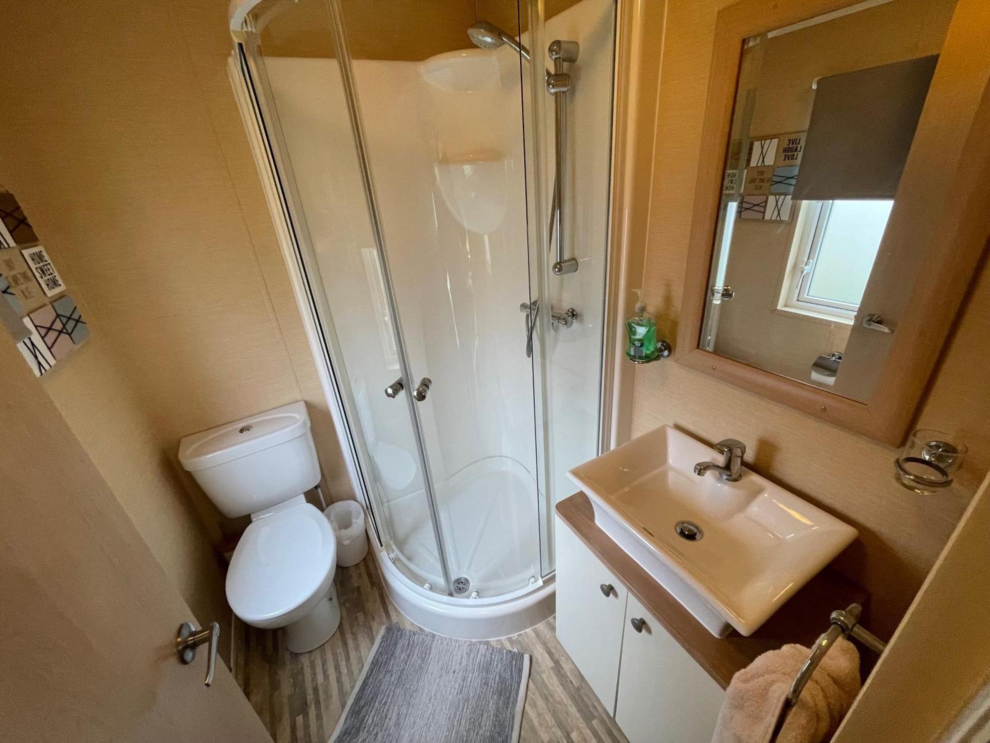 Luxury Lakeside L2 With Hot Tub Situated At Lakes Country Park